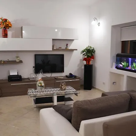 La Tana Delle Lepri Bed & Breakfast *